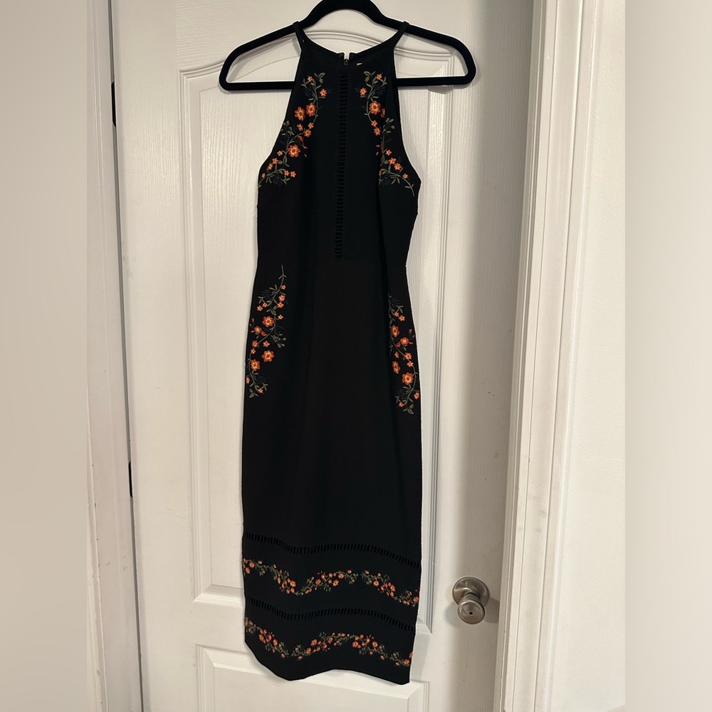 Gianni Bini Black with Floral Details BLACK FRIDAY DEALS CHECK OUT MY CLOSET